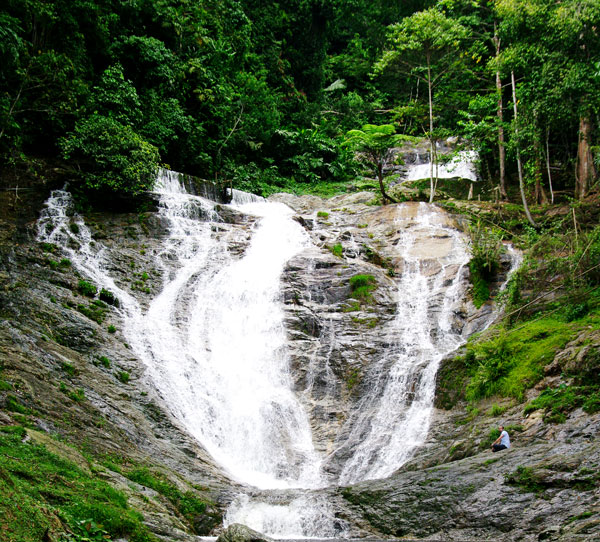 Lata Iskandar (Iskandar Fall)