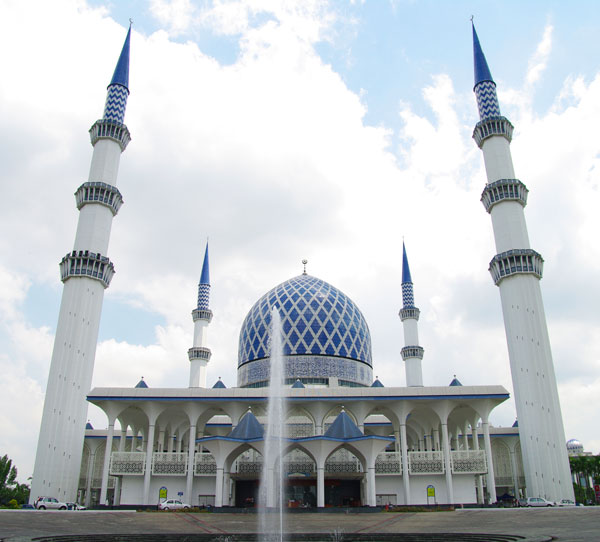 Blue Mosque (Sultan Salahuddin Abdul Aziz Shah Mosque)