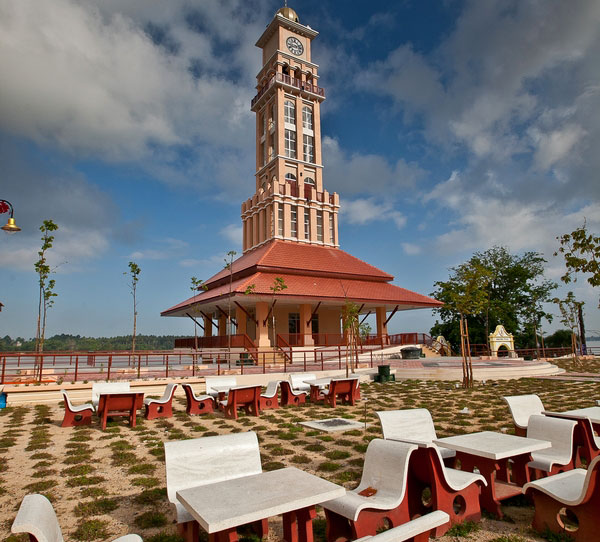 Menara Tinjau Tambatan D'Raja