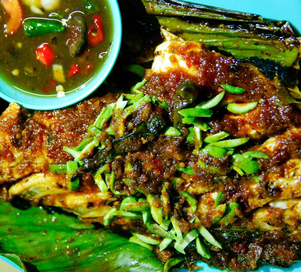 Ana Ikan Bakar Petai