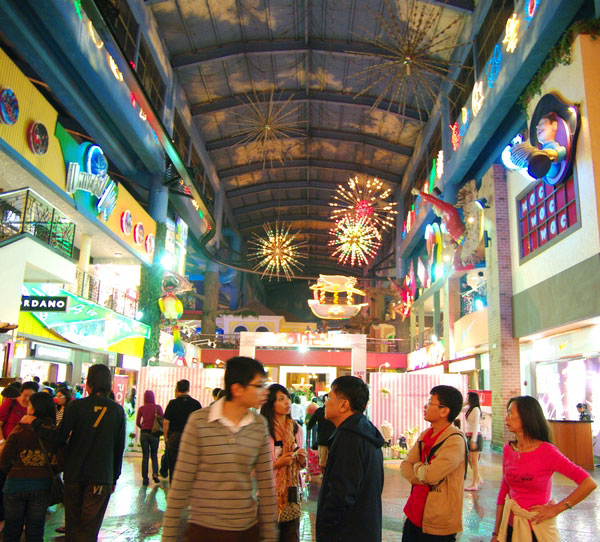 First World Plaza