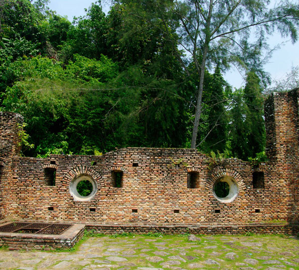 Dutch Fort (Kota Belanda)