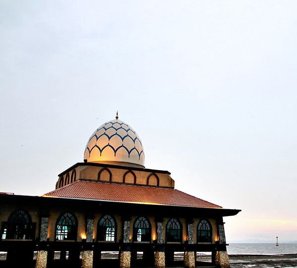 Masjid Al-Hussain (Floating Mosque)