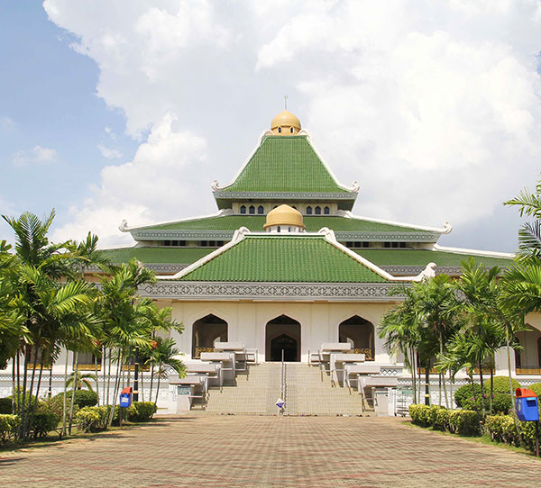 Melaka State Mosque (Masjid Al-Azim Melaka)